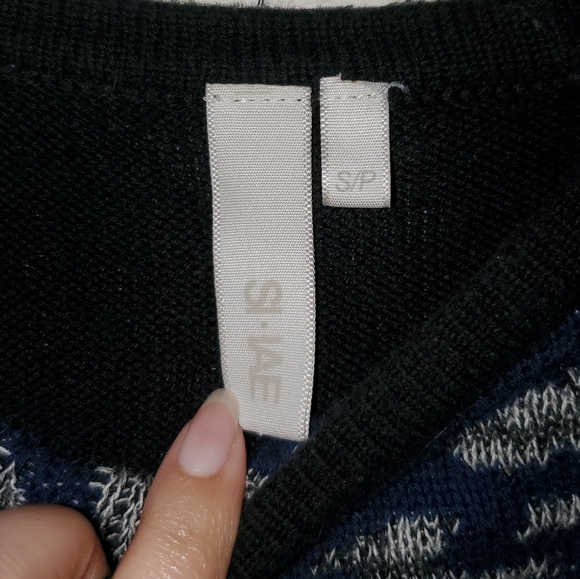 5 for $20 | SI-IAE Abstract Front Knitted Ribbed Sweater - Picture 3 of 12